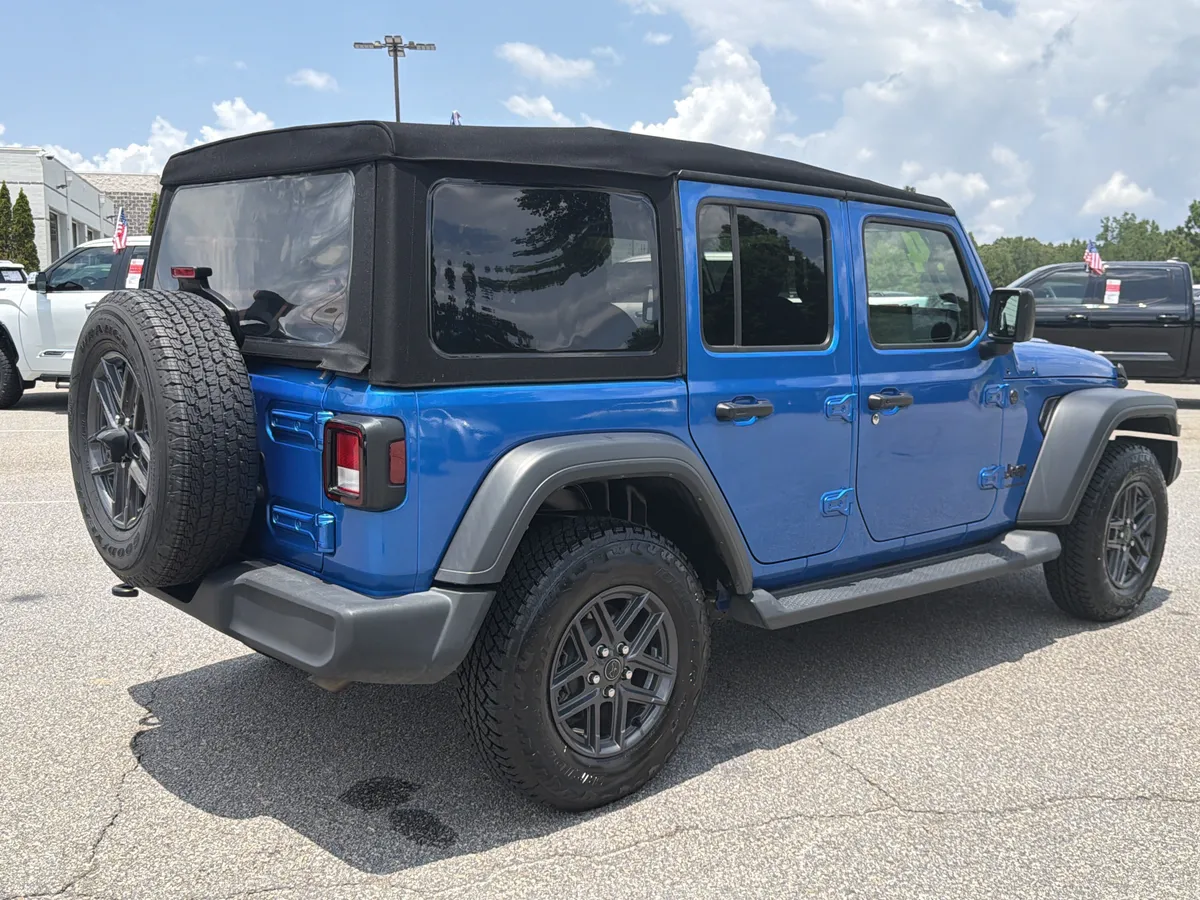 2024 Jeep Wrangler Sport S thumbnail 17