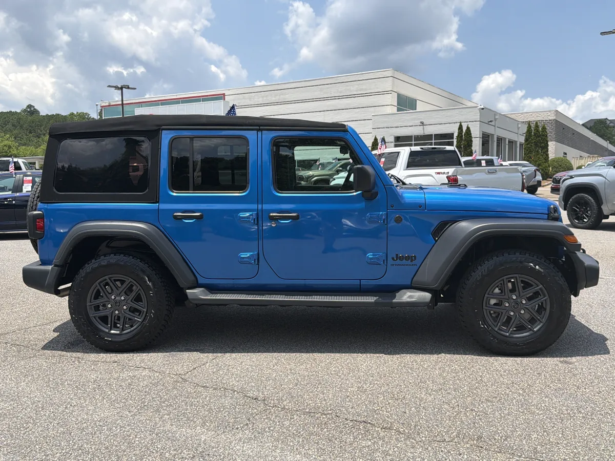 2024 Jeep Wrangler Sport S thumbnail 18