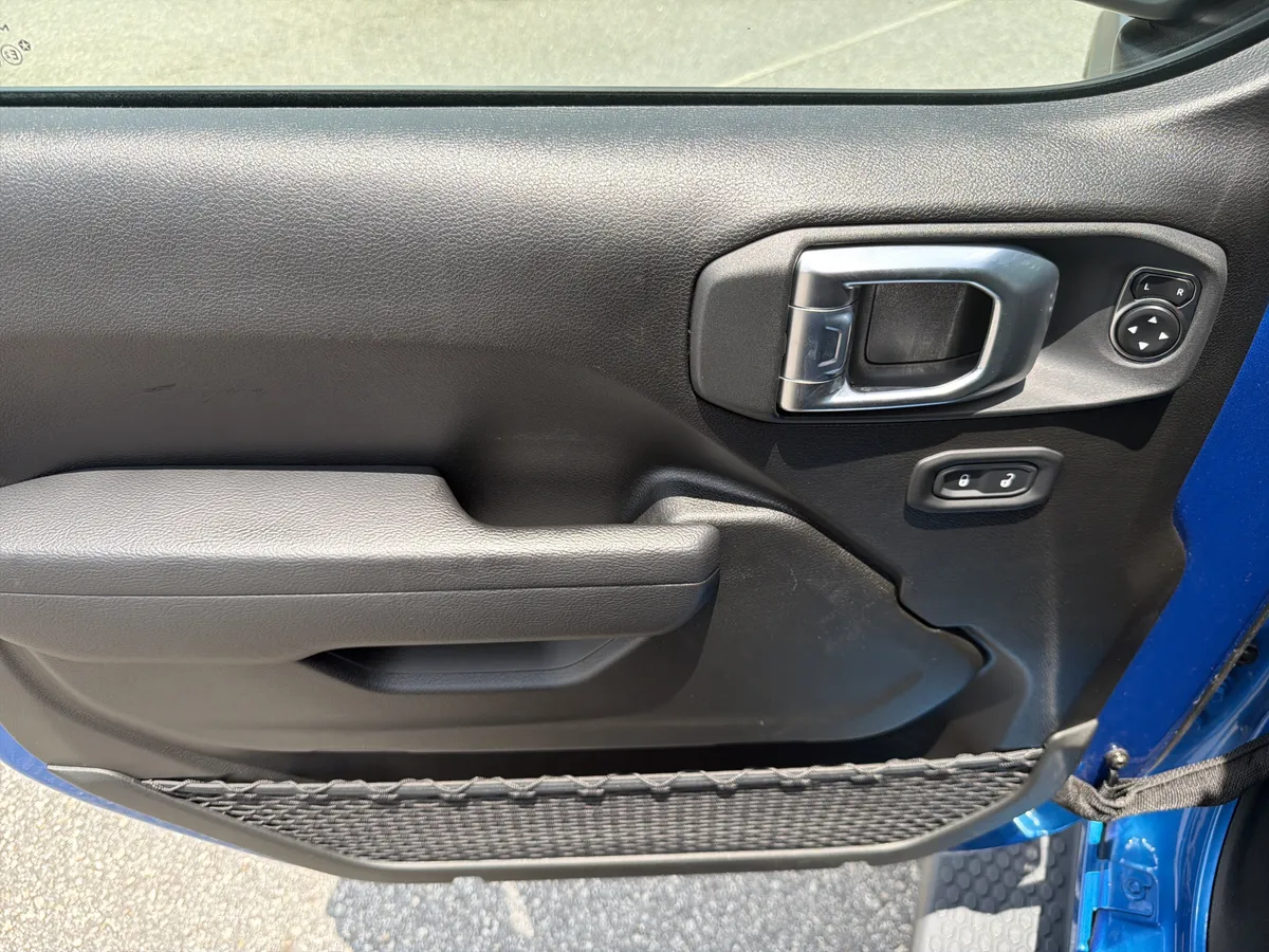 2024 Jeep Wrangler Sport S thumbnail 20