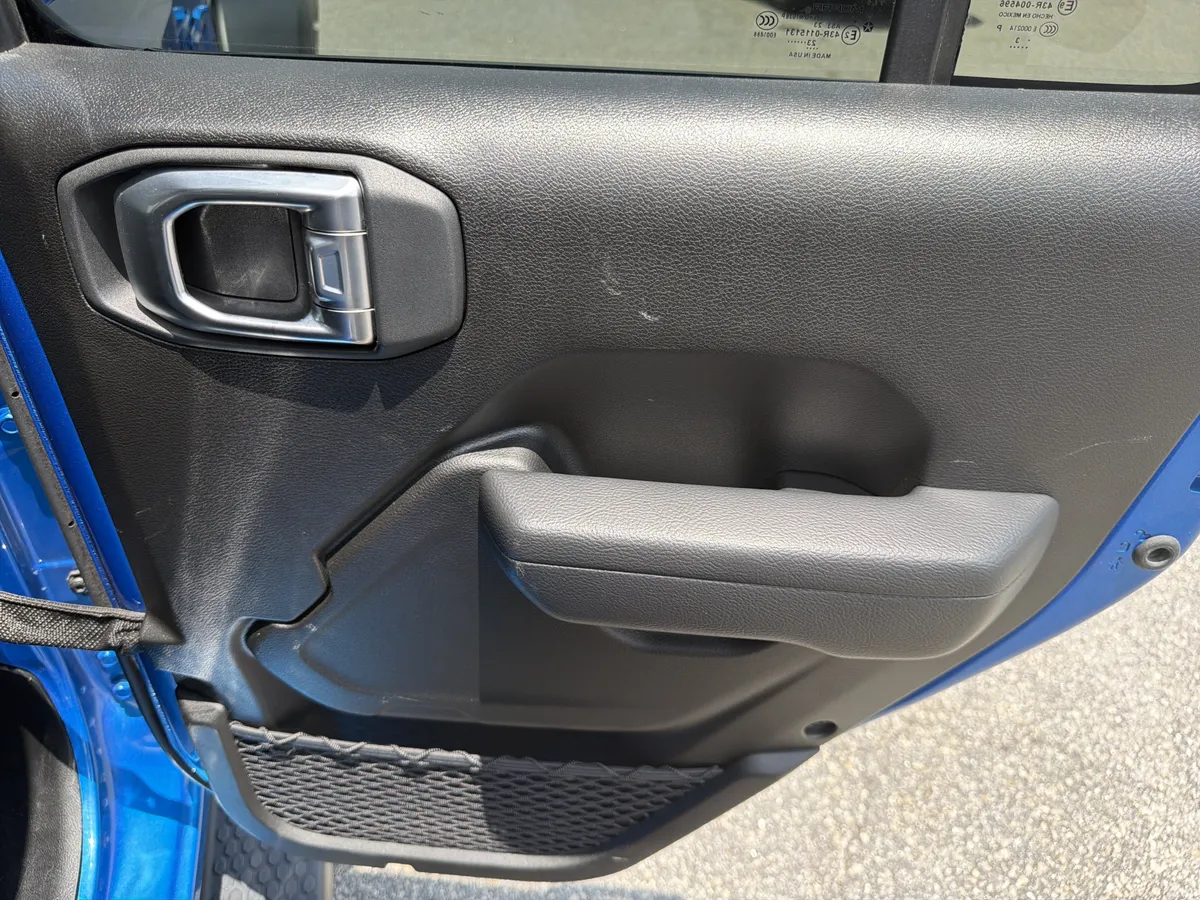 2024 Jeep Wrangler Sport S thumbnail 26