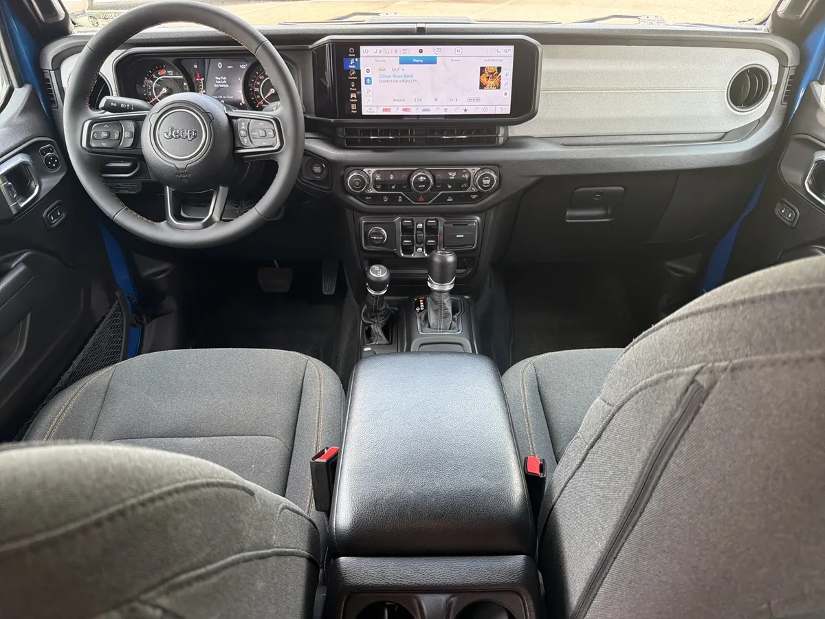 2024 Jeep Wrangler Sport S thumbnail 4