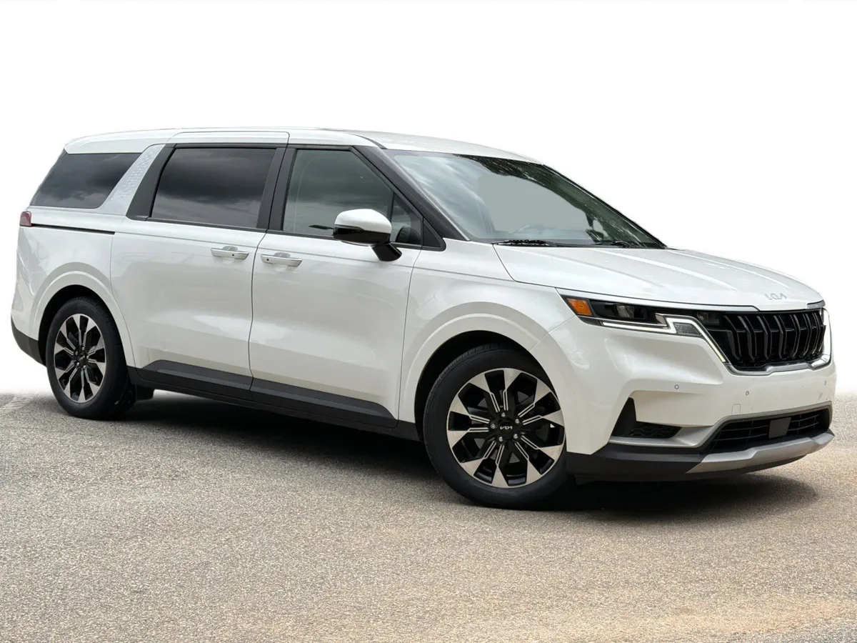 2024 Kia Carnival EX thumbnail 2