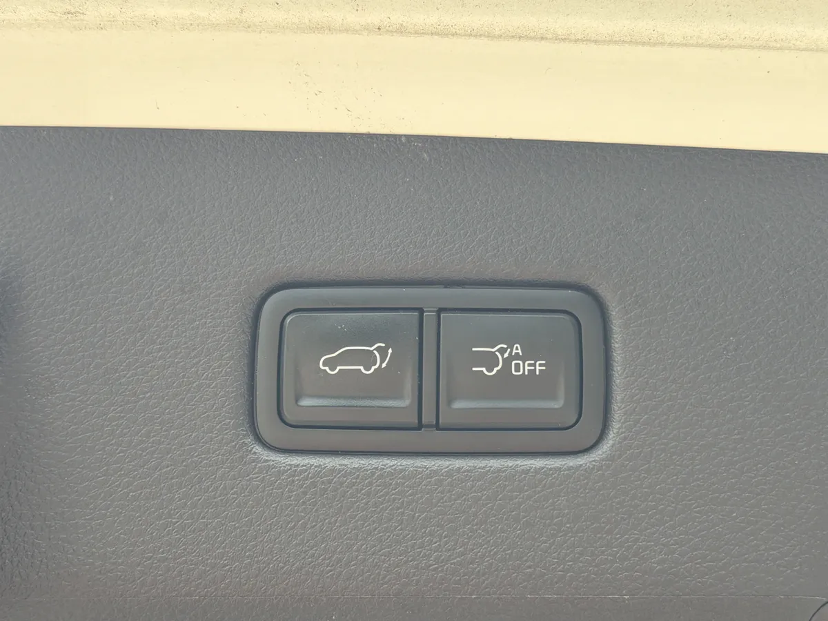 2024 Kia Carnival EX thumbnail 26