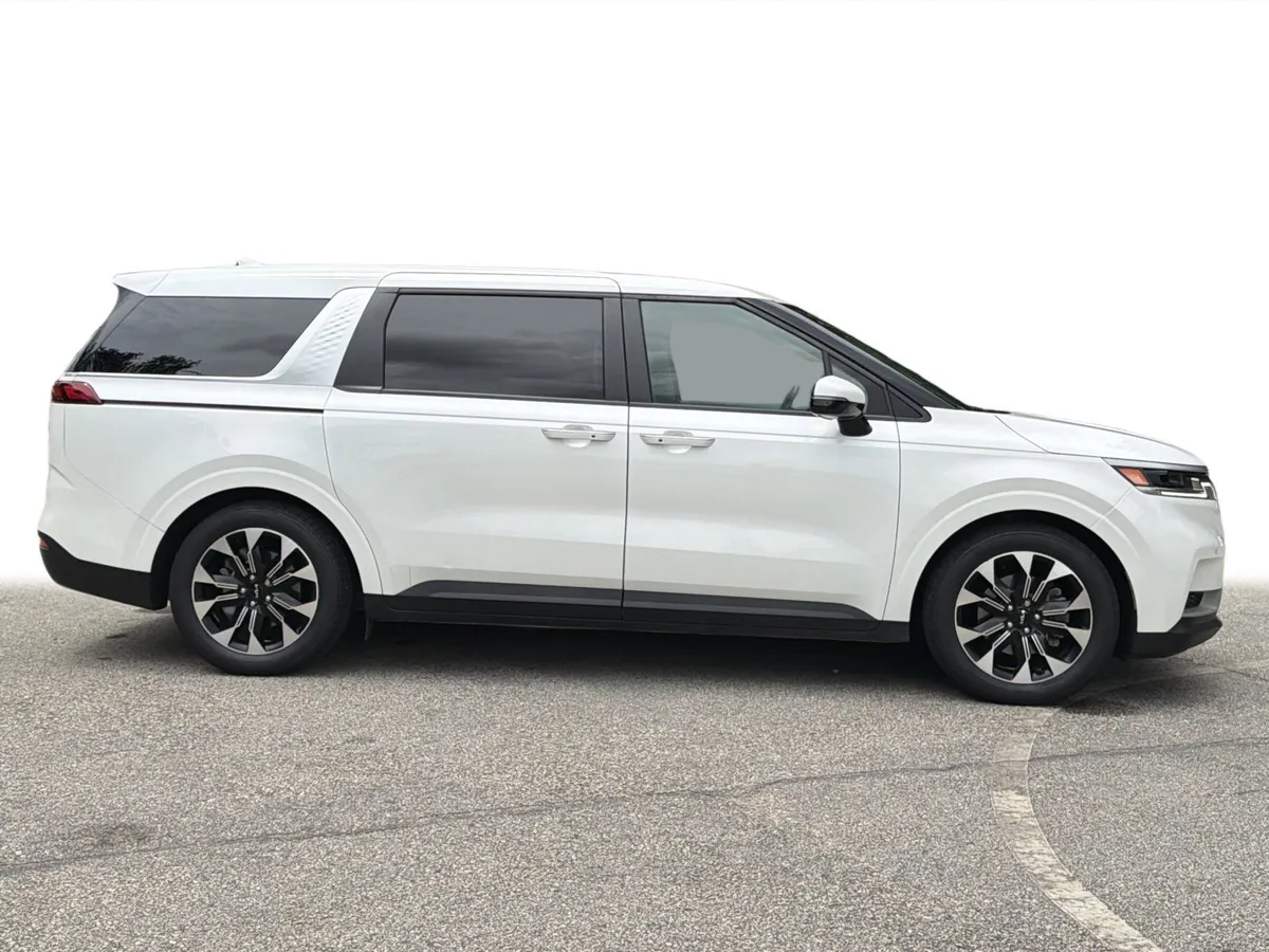 2024 Kia Carnival EX thumbnail 28