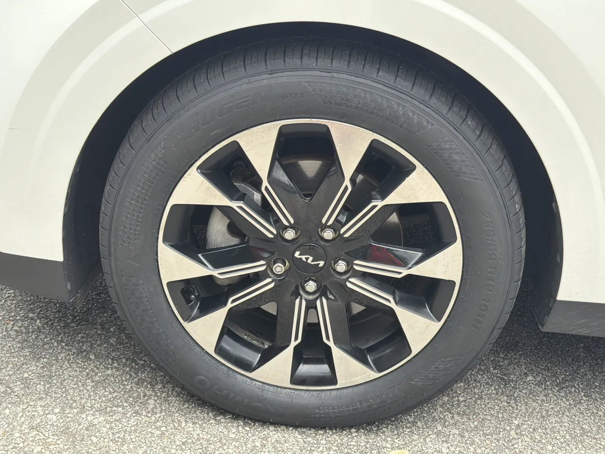 2024 Kia Carnival EX thumbnail 30