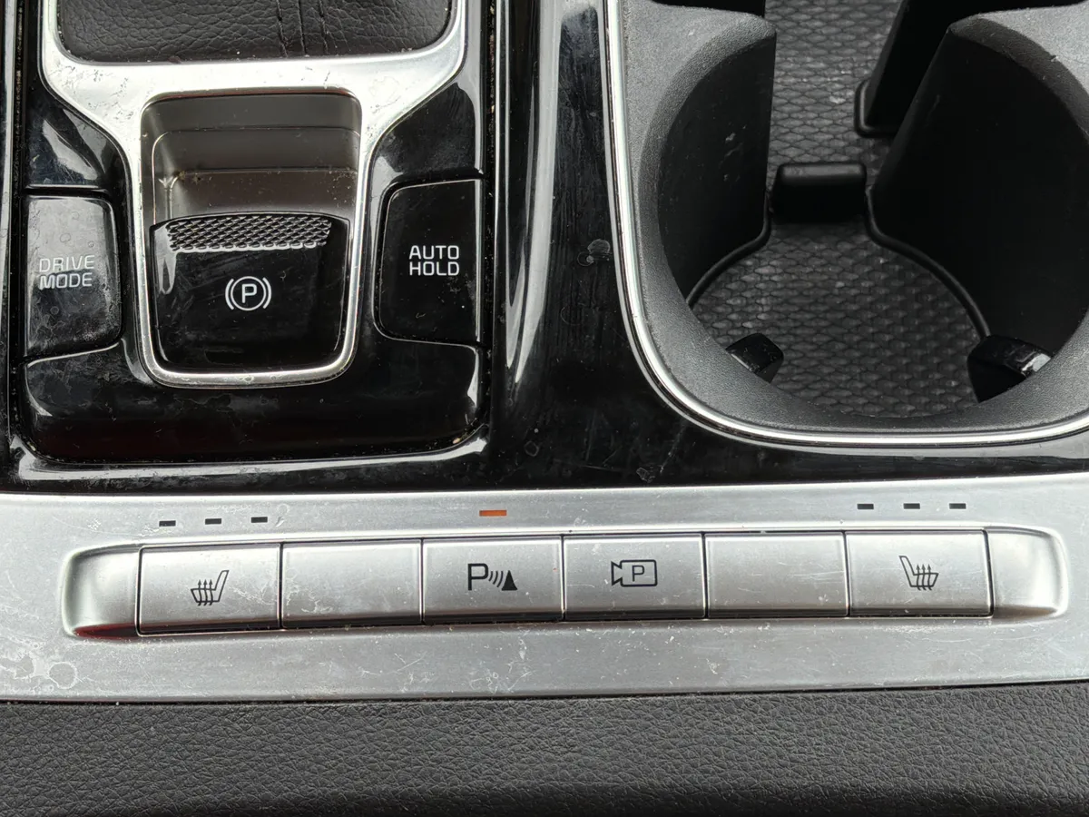 2024 Kia Carnival EX thumbnail 7