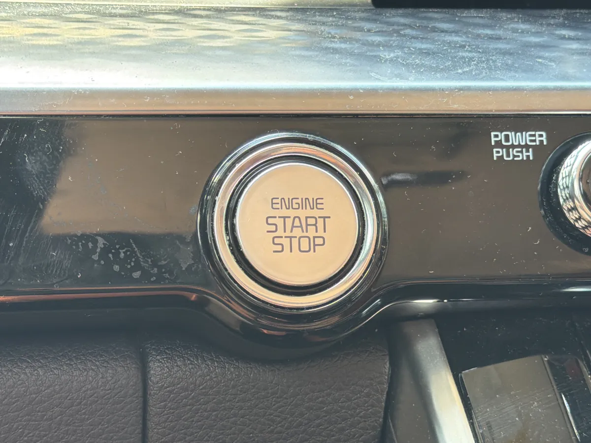 2024 Kia Carnival SX Prestige thumbnail 10