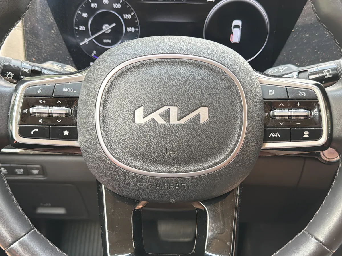 2024 Kia Carnival SX Prestige thumbnail 11