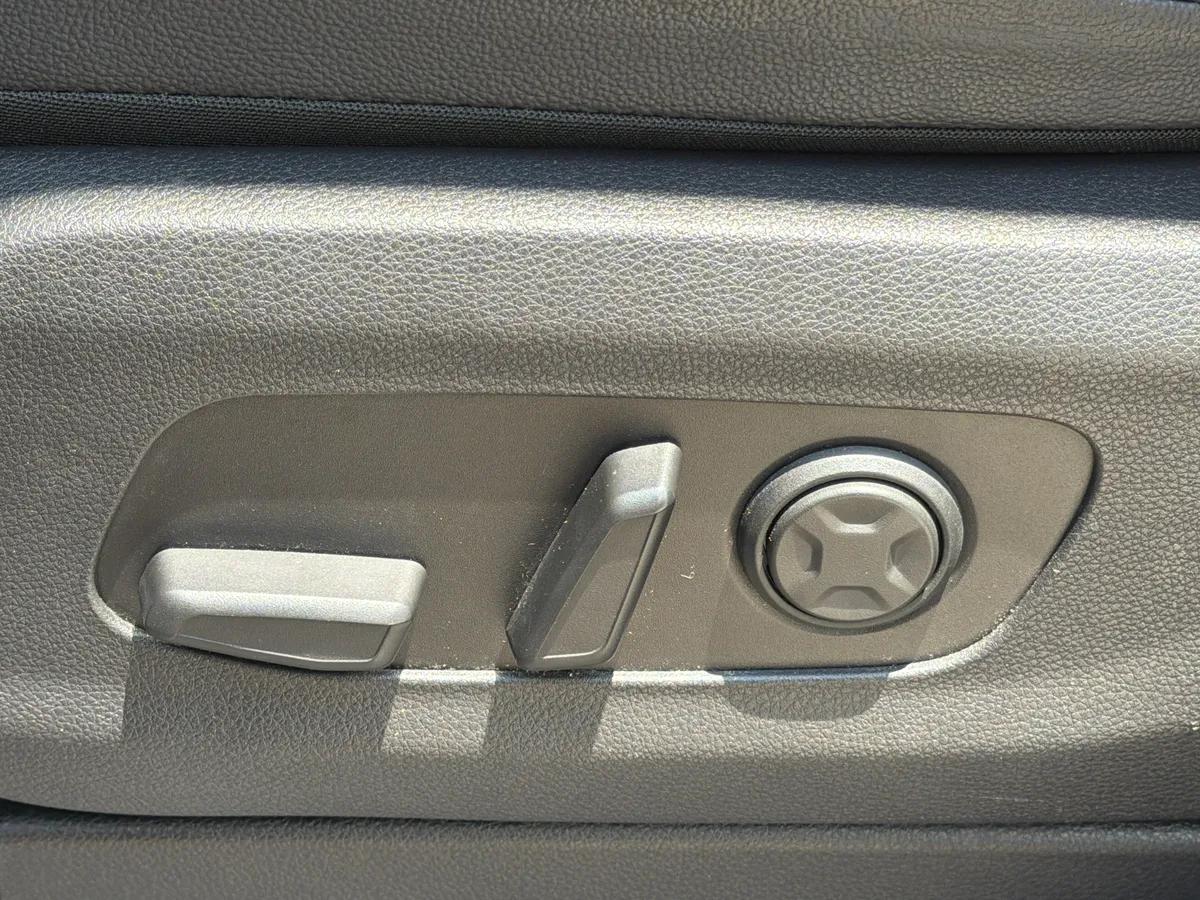 2024 Kia Carnival SX Prestige thumbnail 19