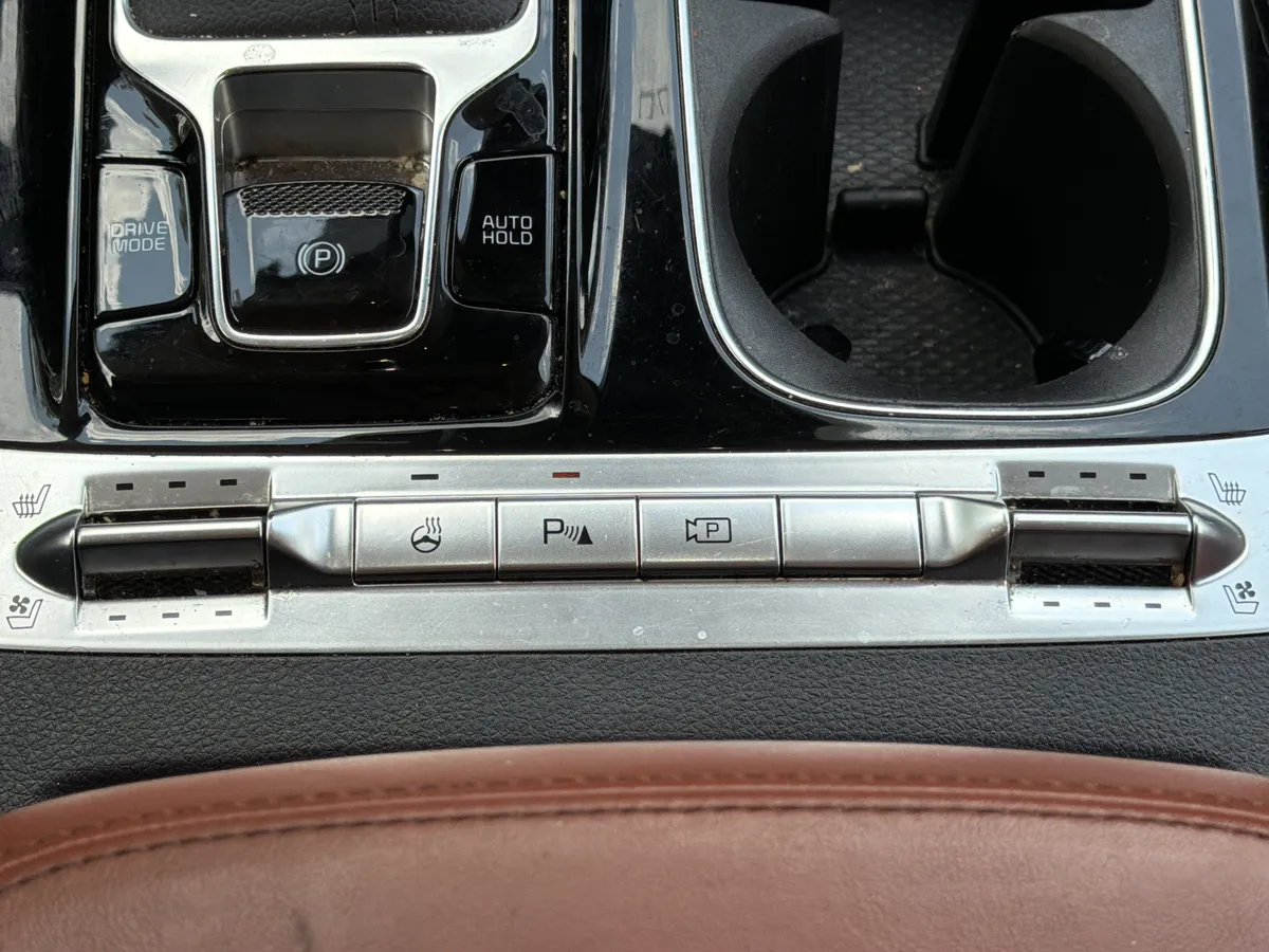 2024 Kia Carnival SX Prestige thumbnail 9