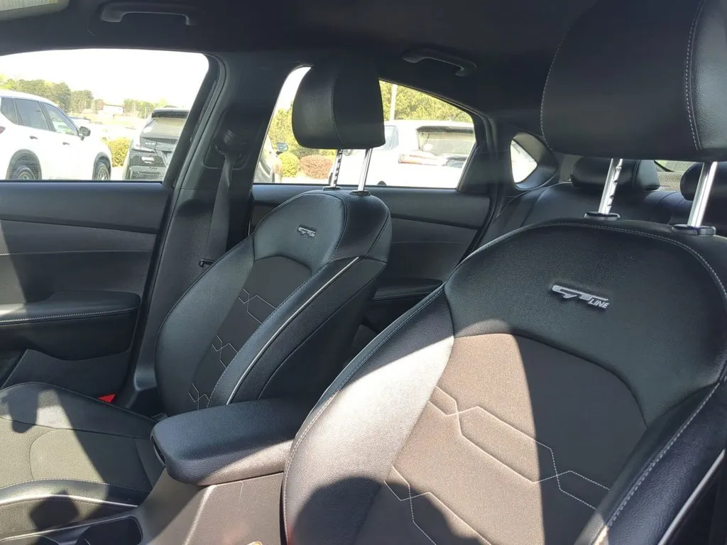 2024 Kia Forte GT-Line thumbnail 14