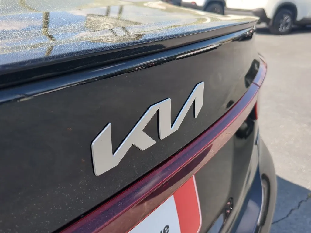 2024 Kia Forte GT-Line thumbnail 29