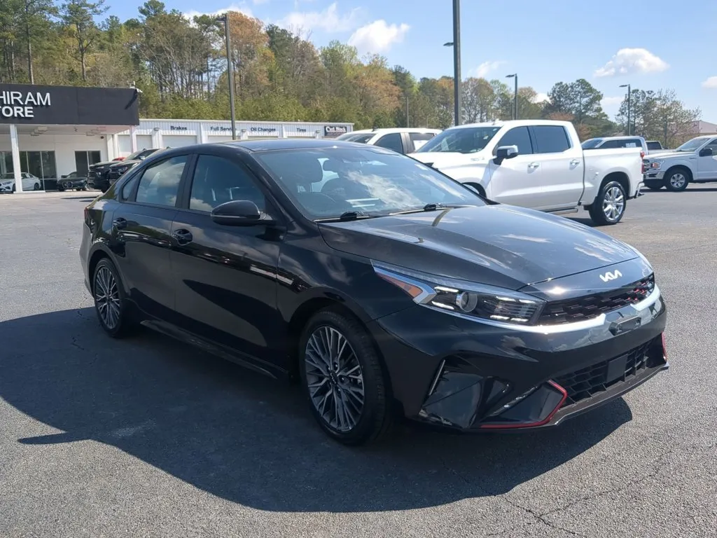 2024 Kia Forte GT-Line thumbnail 3