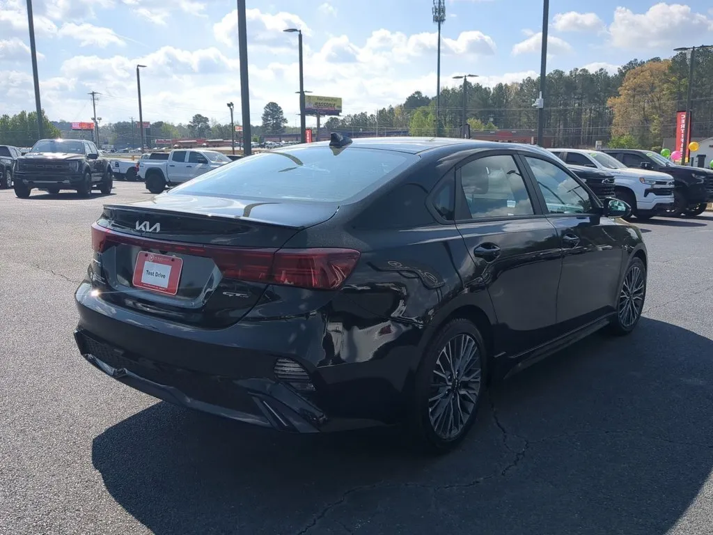 2024 Kia Forte GT-Line thumbnail 5