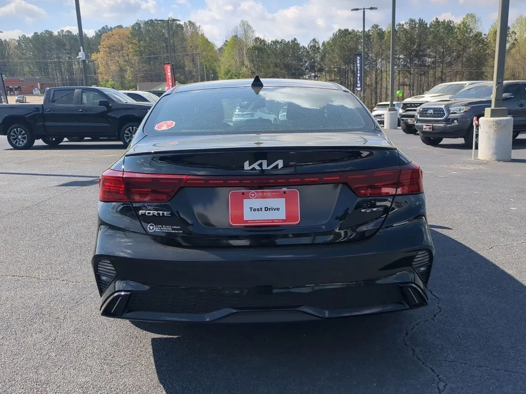 2024 Kia Forte GT-Line thumbnail 6