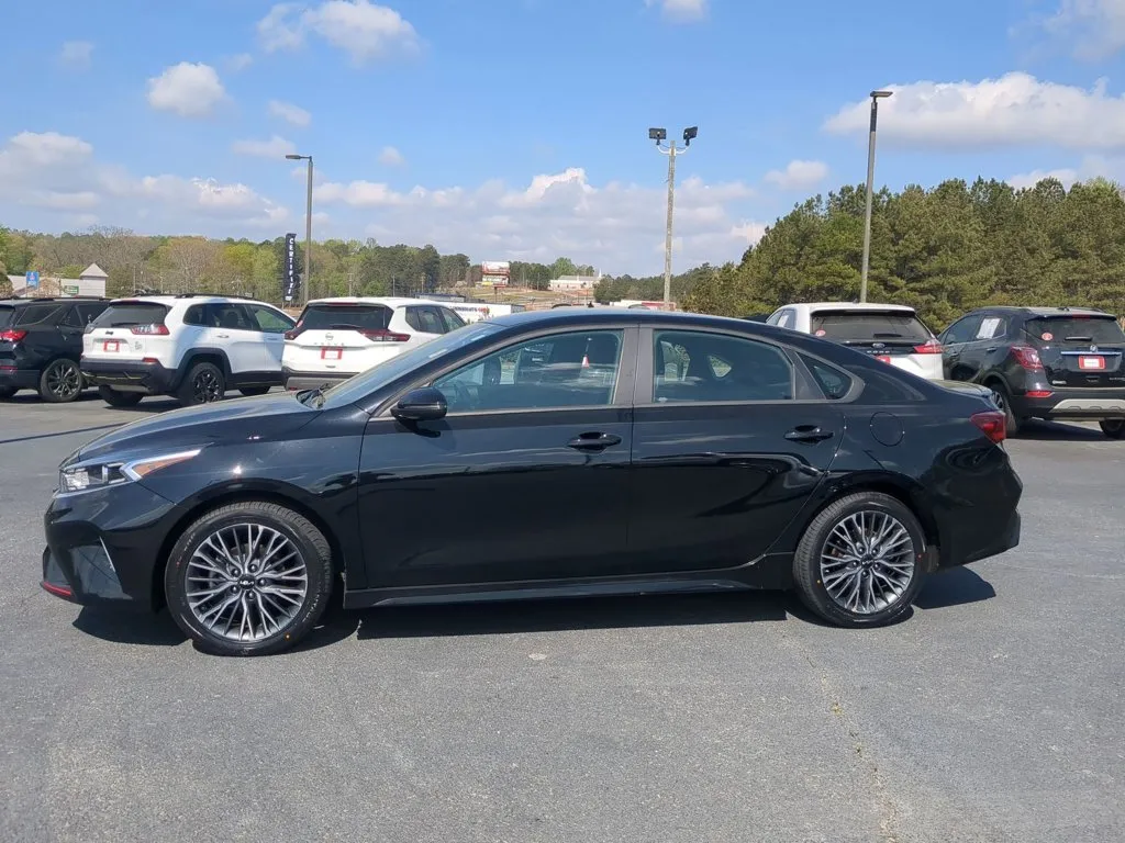 2024 Kia Forte GT-Line thumbnail 8