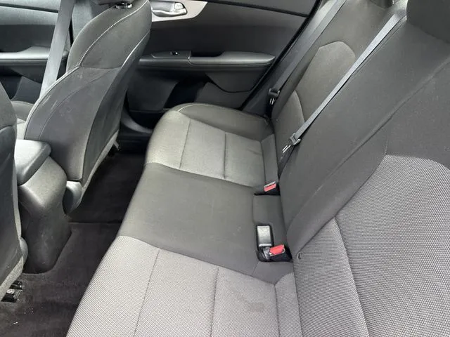 2024 Kia Forte LXS thumbnail 15