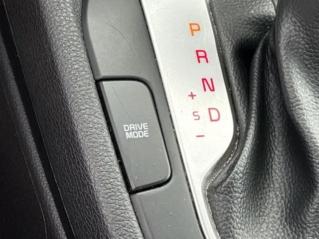 2024 Kia Forte LXS thumbnail 21