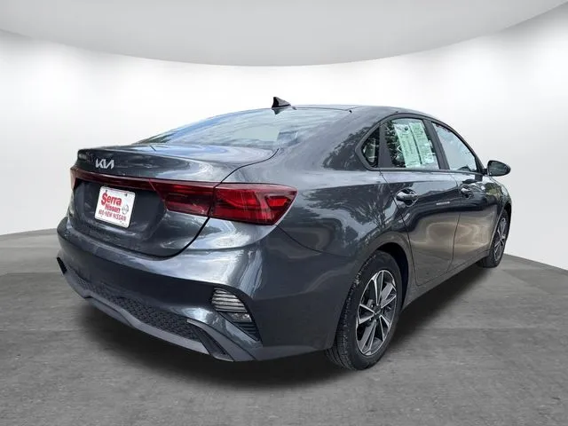 2024 Kia Forte LXS thumbnail 6