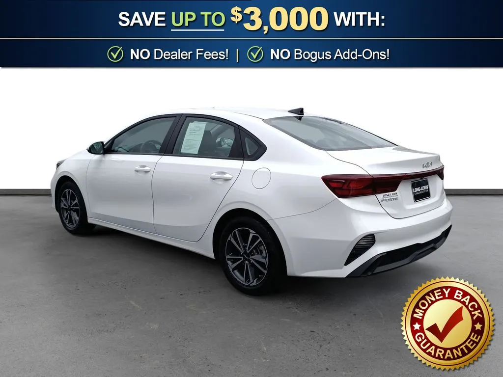 2024 Kia Forte LXS thumbnail 4