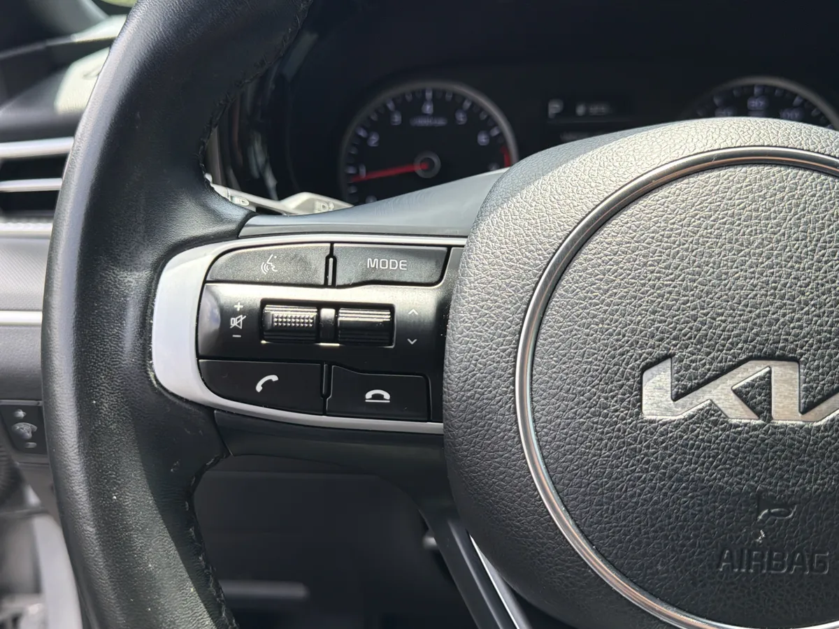 2024 Kia K5 GT-Line thumbnail 30