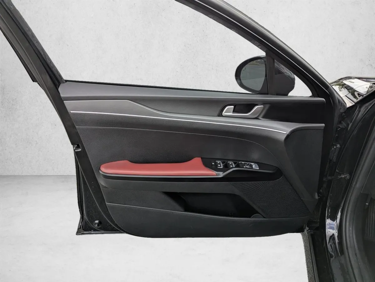2024 Kia K5 GT-Line thumbnail 22