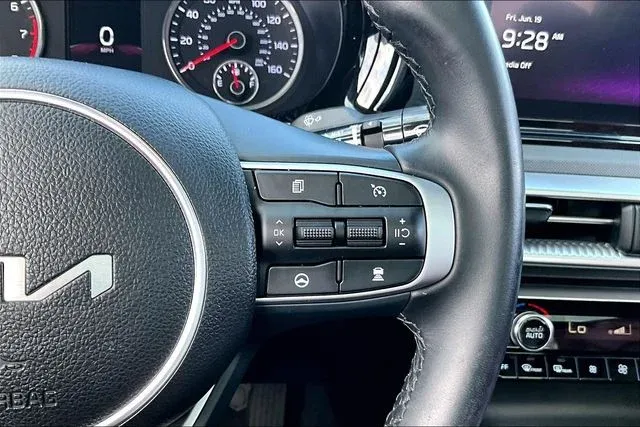 2024 Kia K5 GT-Line thumbnail 11