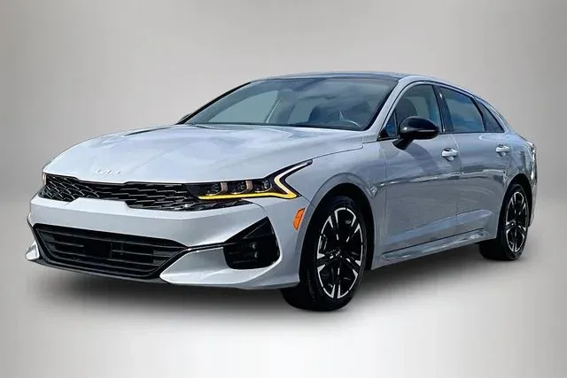 2024 Kia K5 GT-Line thumbnail 2