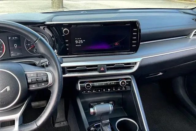 2024 Kia K5 GT-Line thumbnail 9