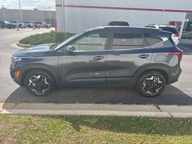 2024 Kia Seltos EX thumbnail 4