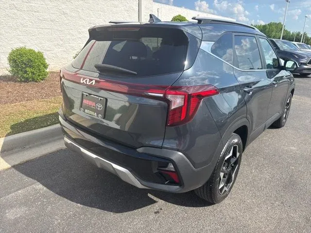 2024 Kia Seltos EX thumbnail 7