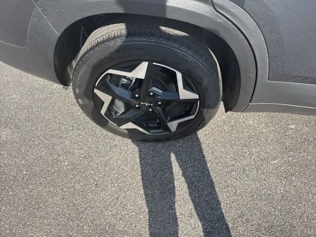 2024 Kia Seltos EX thumbnail 9