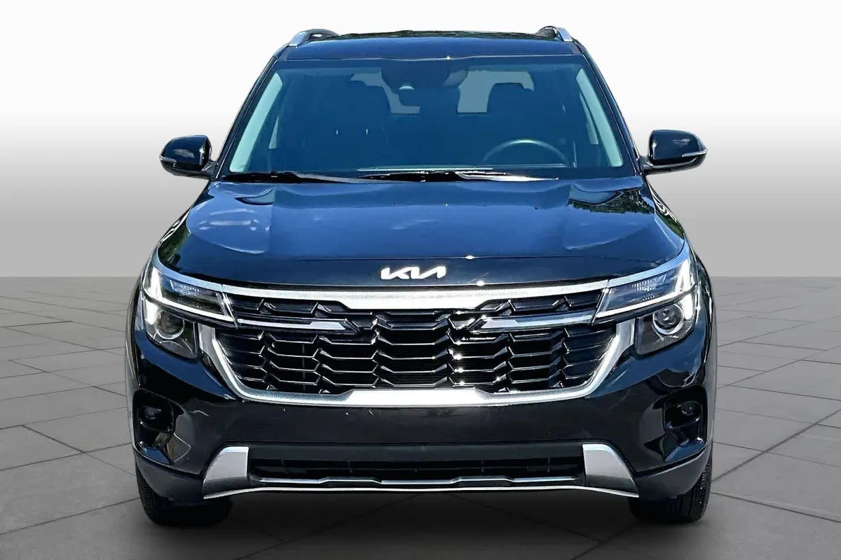 2024 Kia Seltos S thumbnail 4