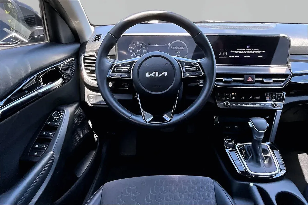 2024 Kia Seltos S thumbnail 6