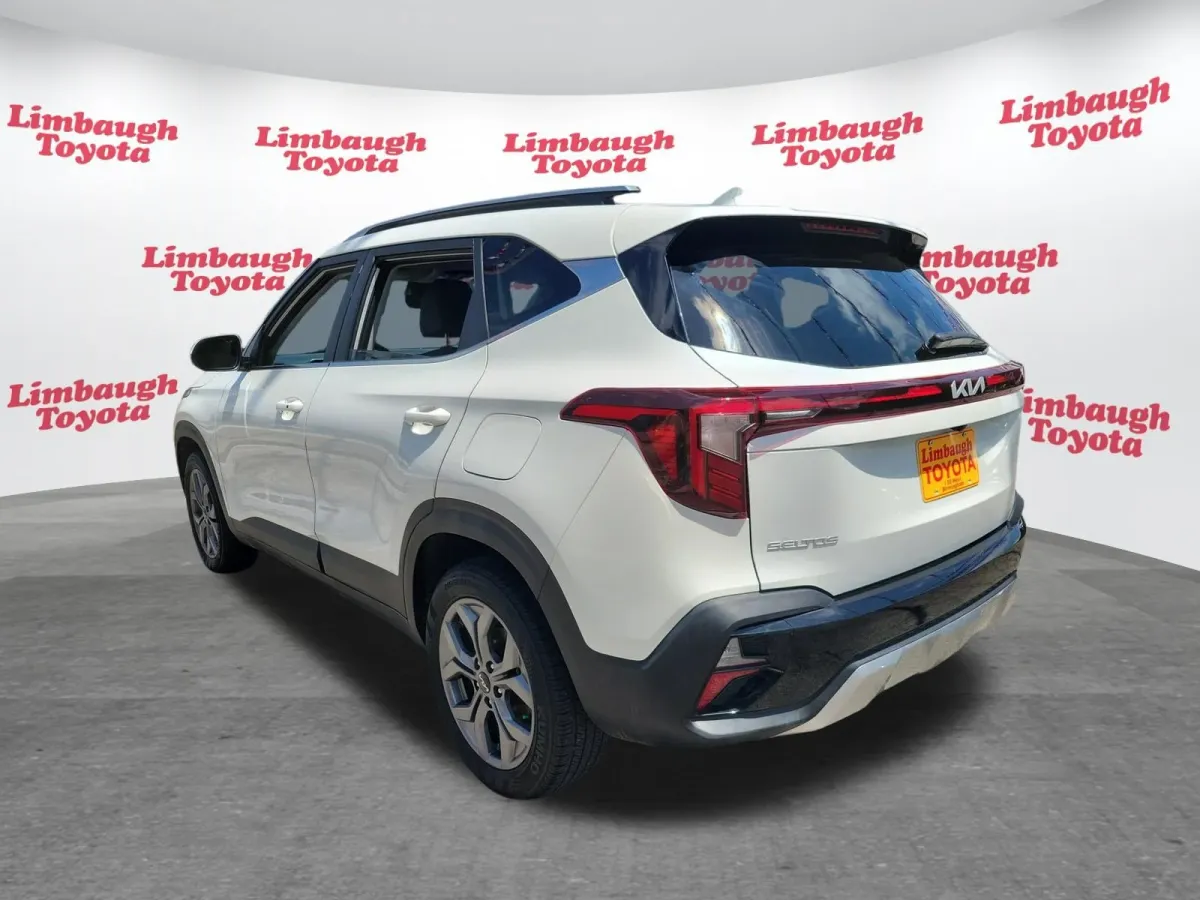 2024 Kia Seltos S thumbnail 26