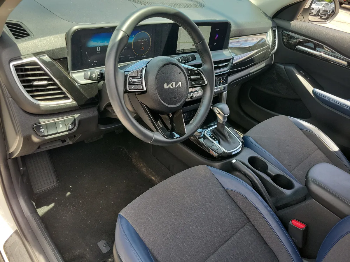 2024 Kia Seltos S thumbnail 4
