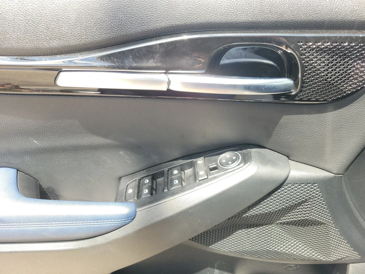 2024 Kia Seltos S thumbnail 8