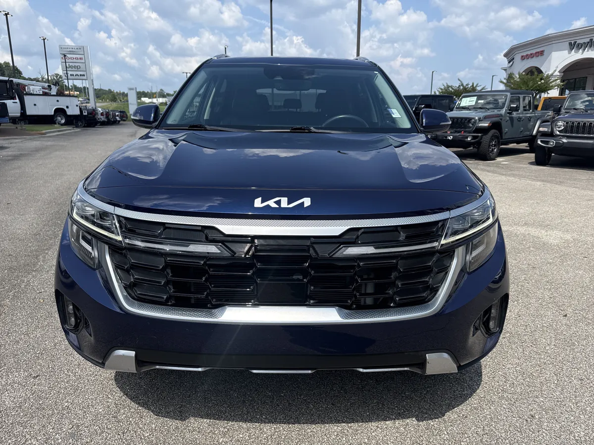 2024 Kia Seltos SX thumbnail 2