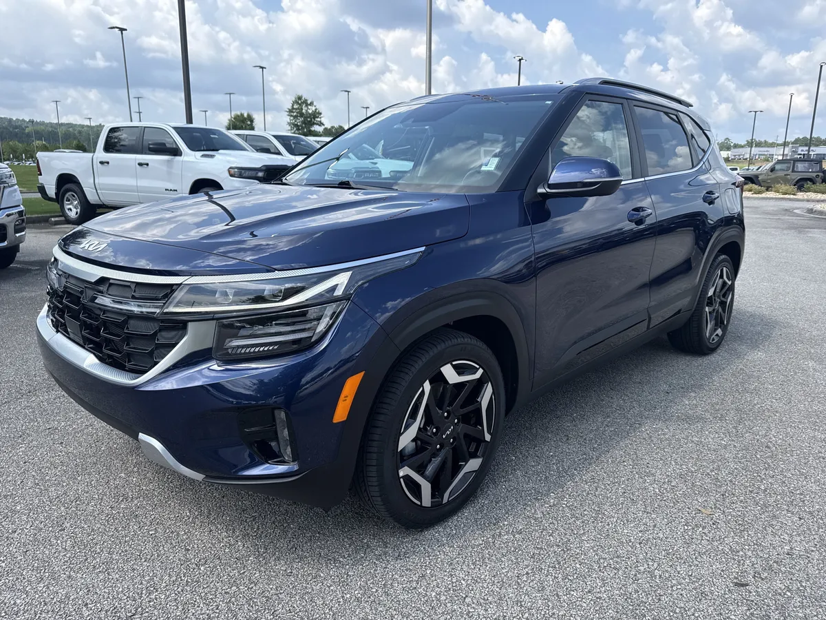 2024 Kia Seltos SX thumbnail 3