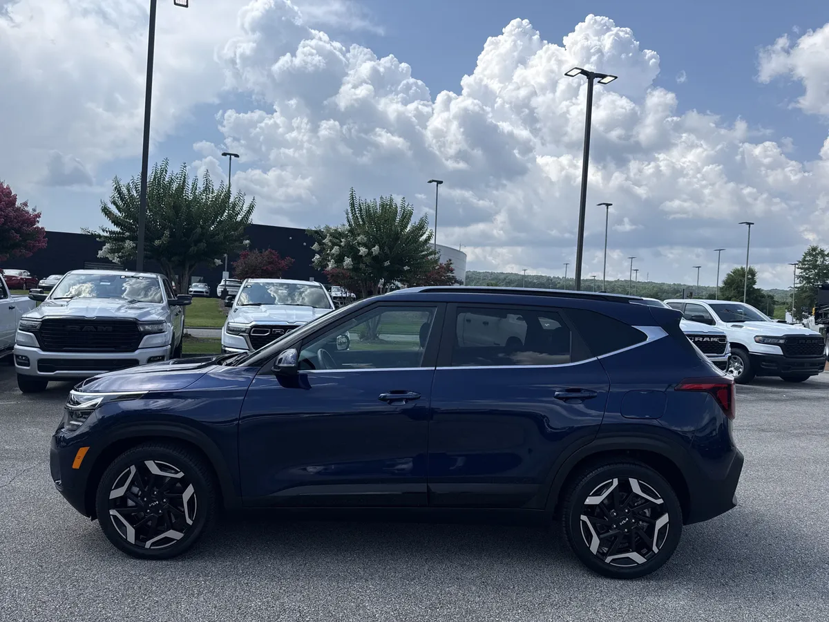 2024 Kia Seltos SX thumbnail 4