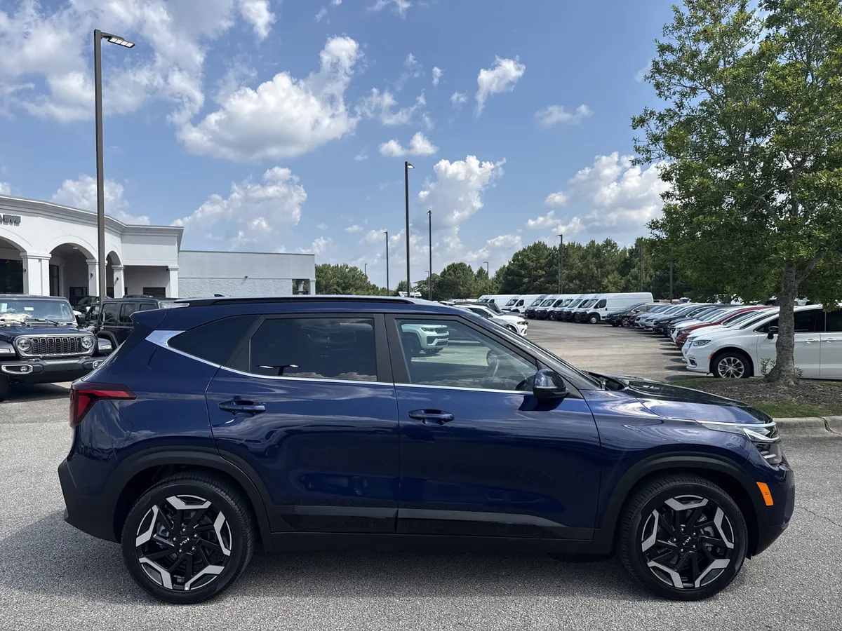 2024 Kia Seltos SX thumbnail 8