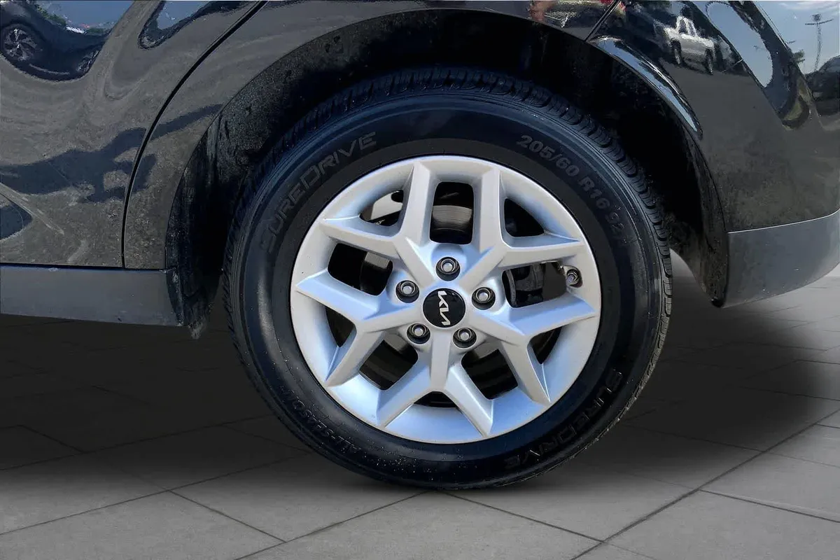 2024 Kia Soul LX thumbnail 10
