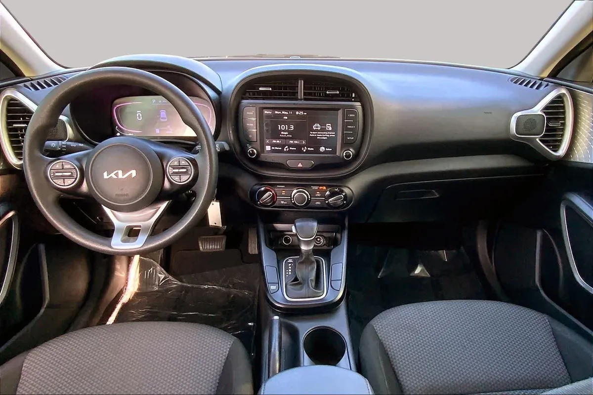 2024 Kia Soul LX thumbnail 14