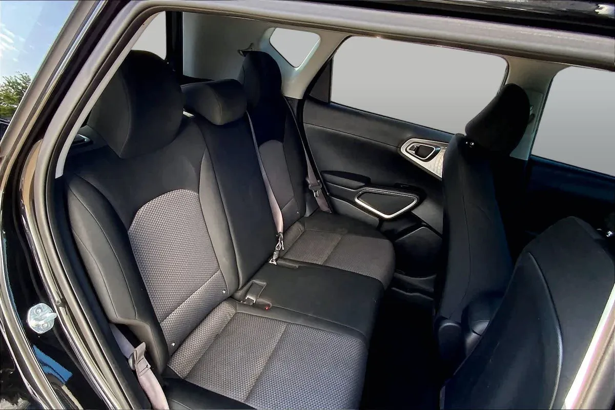 2024 Kia Soul LX thumbnail 18