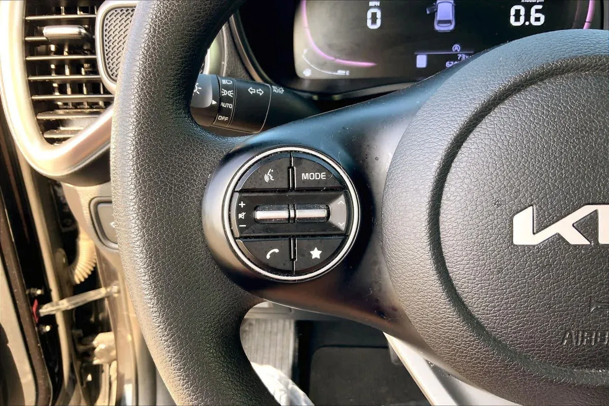 2024 Kia Soul LX thumbnail 22