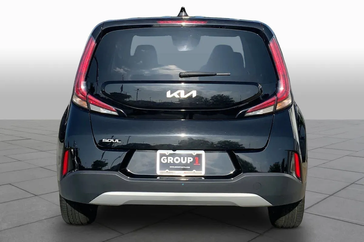 2024 Kia Soul LX thumbnail 5