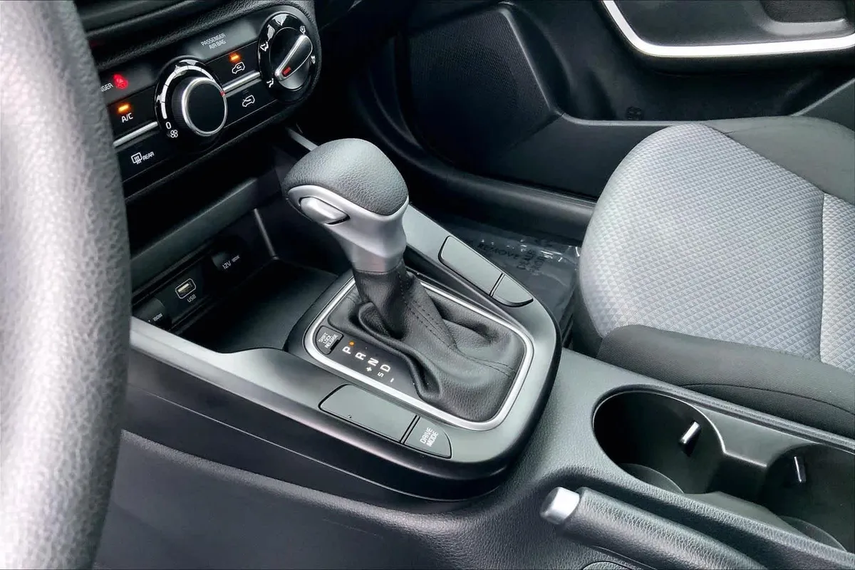 2024 Kia Soul LX thumbnail 16