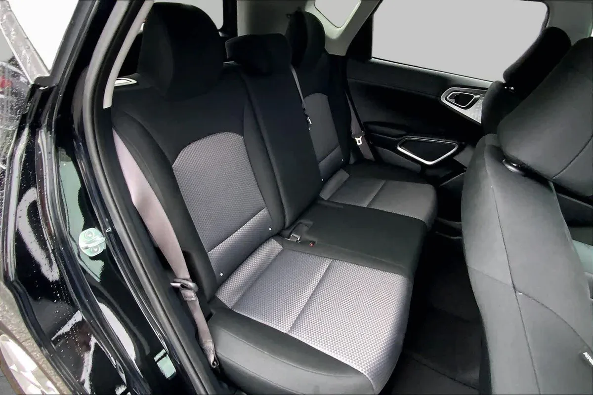 2024 Kia Soul LX thumbnail 19