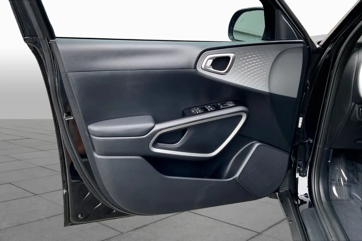 2024 Kia Soul LX thumbnail 21