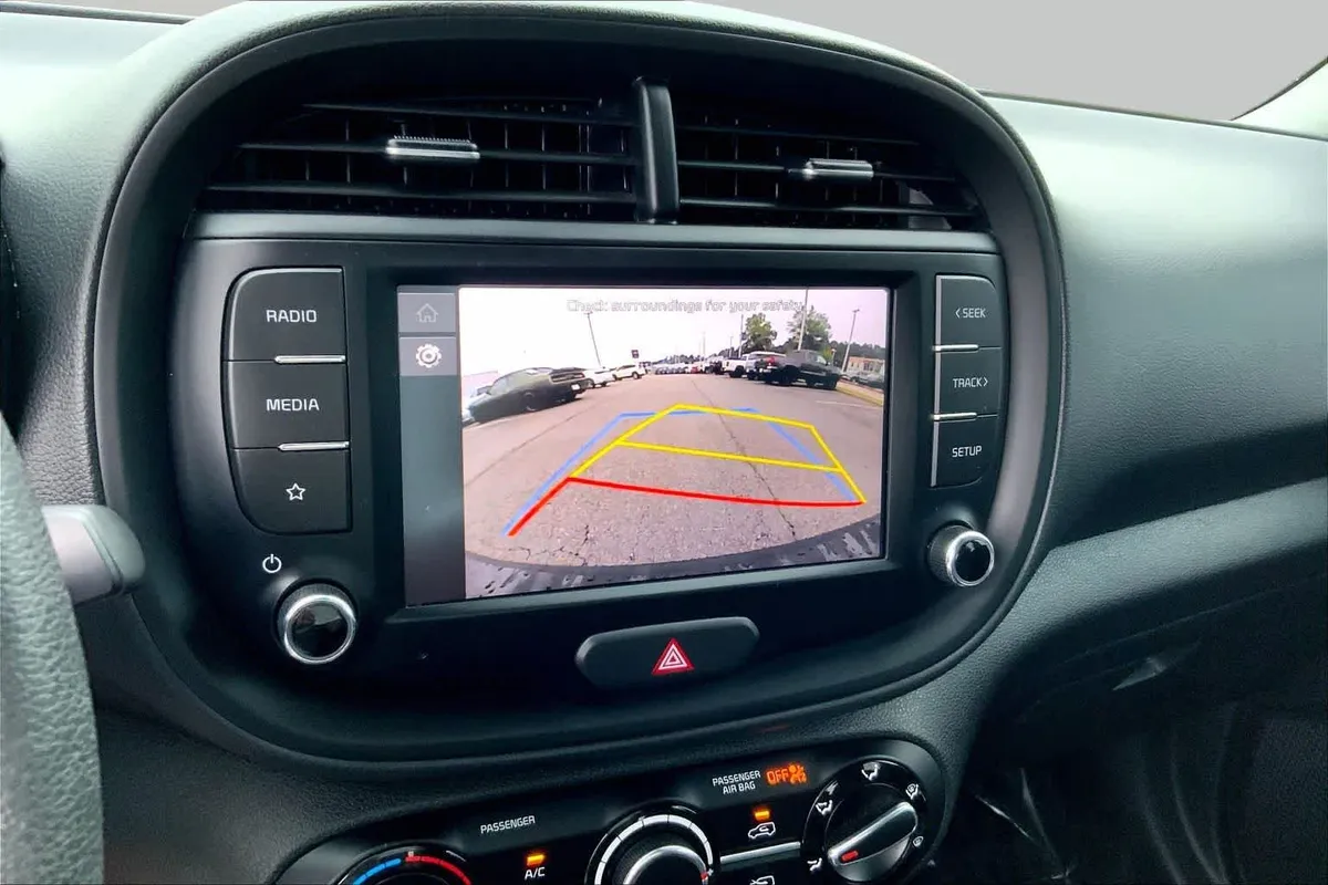 2024 Kia Soul LX thumbnail 28